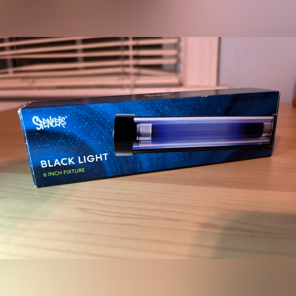 Spencer's Handheld Black Light Fixture
